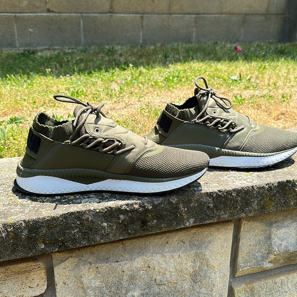 Athletic shoe (Puma) - Picture 3 of 3